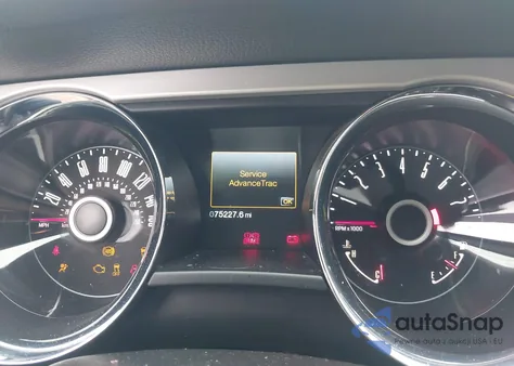 2014 Ford Mustang V6 Premium z USA, uszkodzony, nr VIN 1ZVBP8EM8E5317174